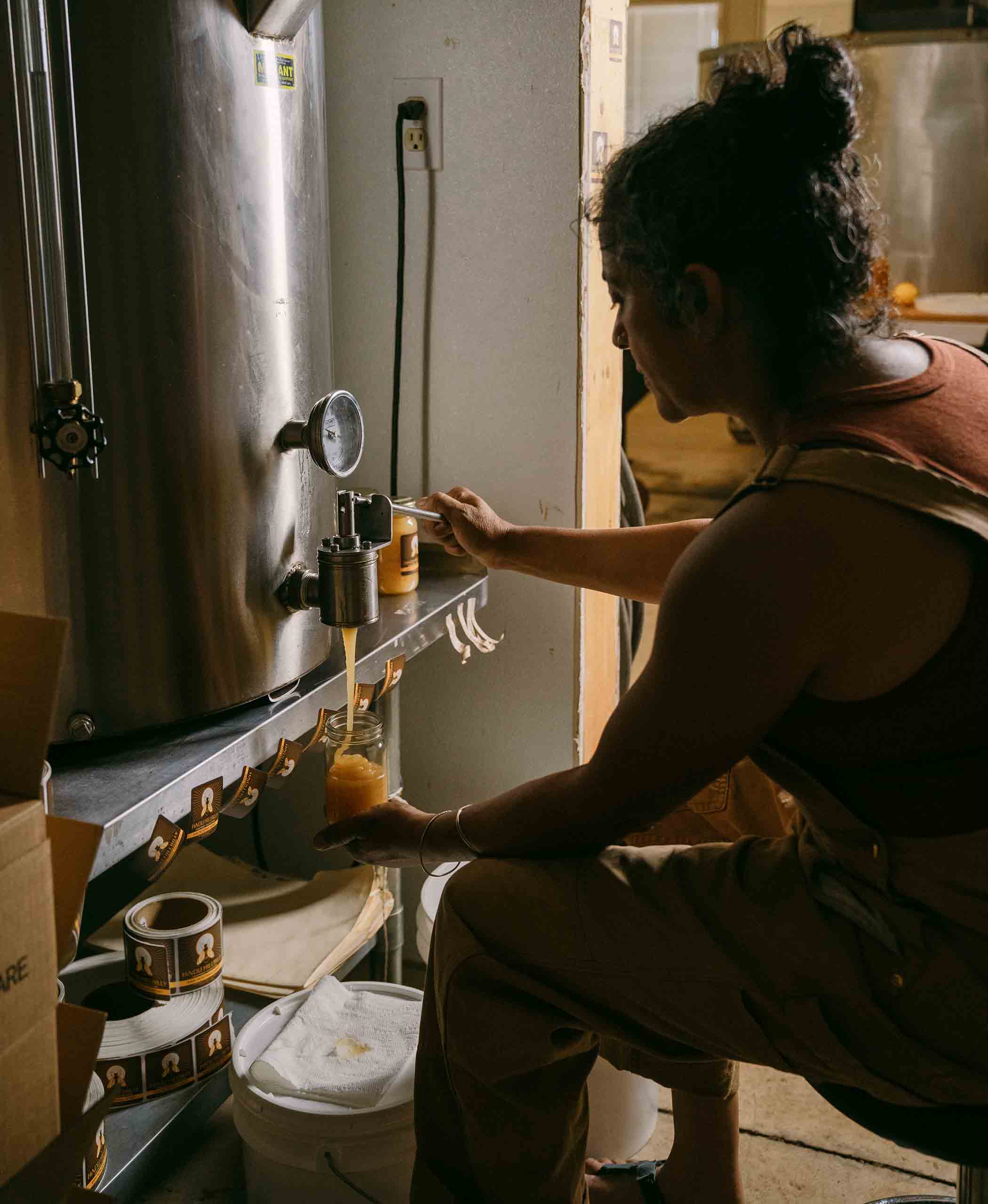 bottling-honey.jpg